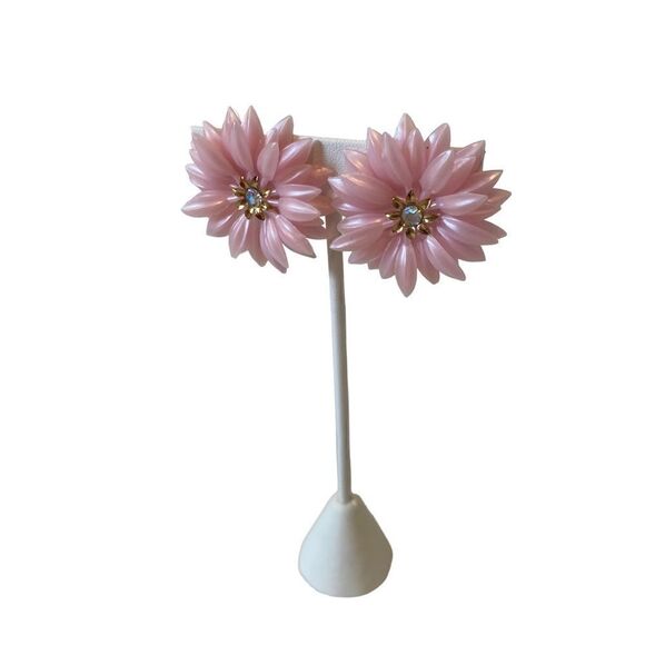 Coro Signed Vintage Soft Plastic Pink Flower Clip-On Earrings. - Picture 3 of 6